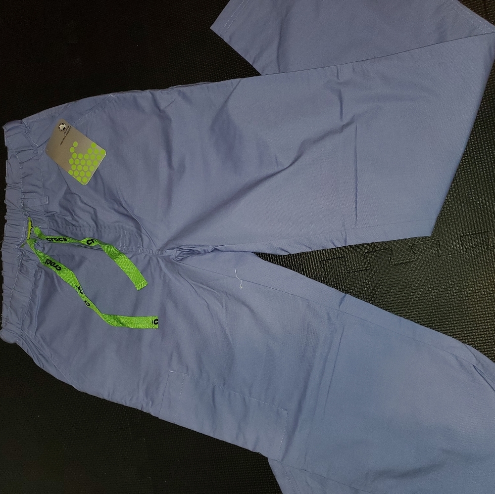 Light blue new with tag crocs scrub pants unisex S